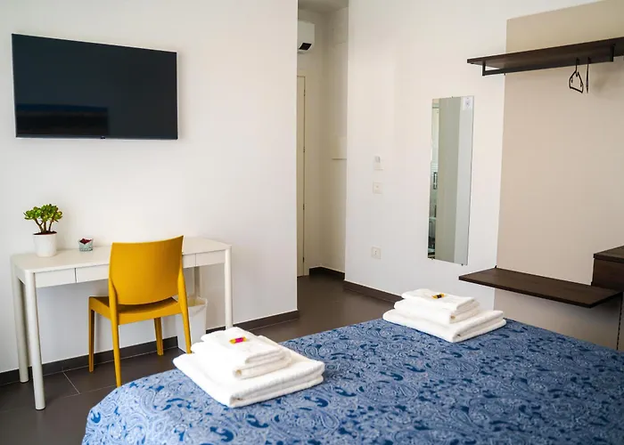 Hipaestum Nocleg ze śniadaniem 3*