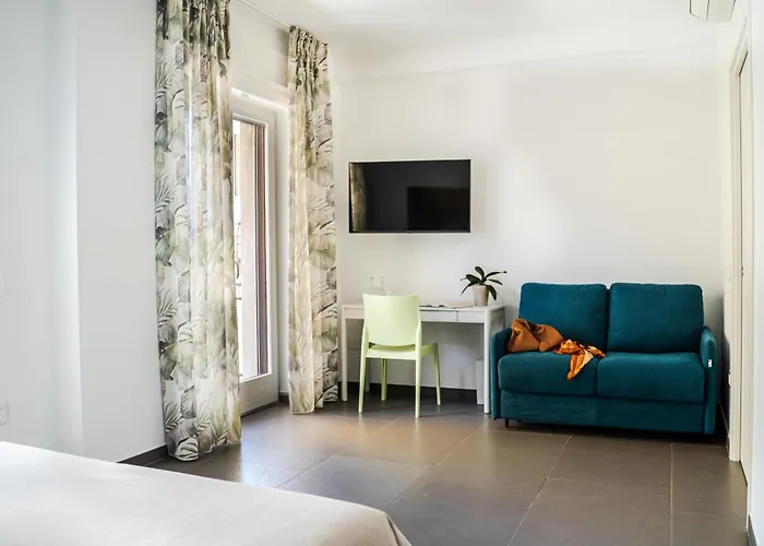 Frühstückspension Hipaestum 3*